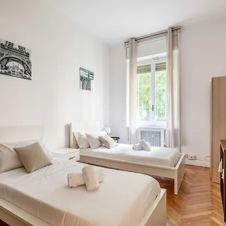 Exclusive 4 Bedrooms In Center * Milán