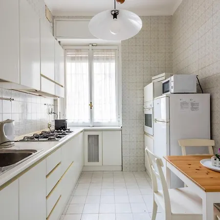 Exclusive 4 Bedrooms In Center * Milano